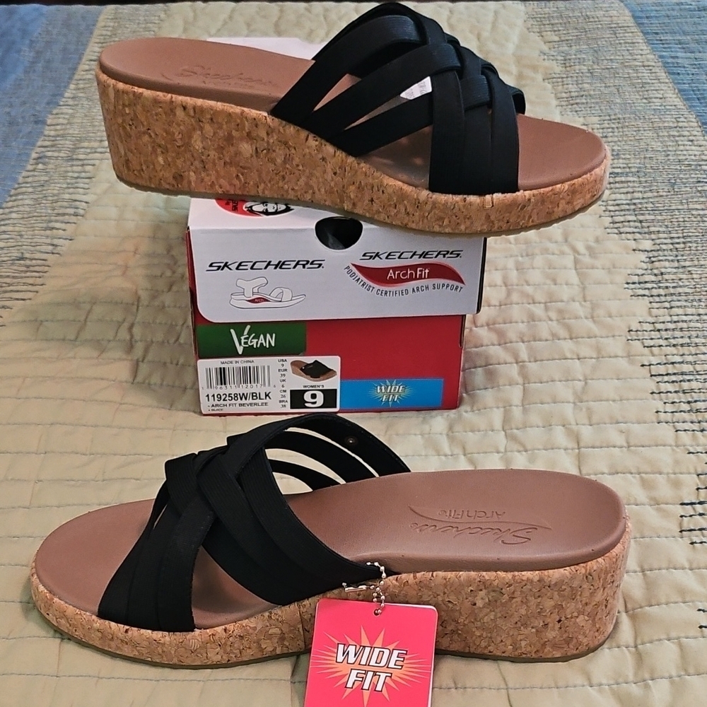 Skechers 9 Wide Beverlee Black Wedge Shoes with Cork Platform
